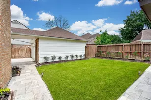 723 Plainwood Dr, Houston, TX 77079 - Photo 42
