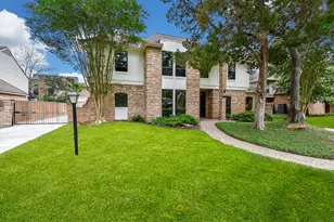 723 Plainwood Dr, Houston, TX 77079 - Photo 4