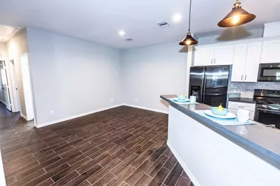 507 E Foley Street, Alvin, TX 77511 - Photo 2