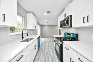 11823 Leitrim Way, Houston, TX 77047 - Photo 10