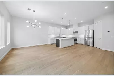 8705 Ojeman Oaks Lane, Houston, TX 77055 - Photo 10