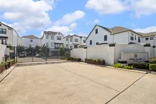 8705 Ojeman Oaks Ln, Houston, TX 77055 - Photo 34