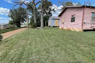 215 Maple St, Palestine, TX 75801 - Photo 6