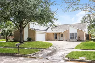 1403 Diana Ct, Houston, TX 77062 - Photo 2