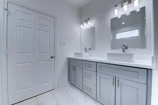 8203 Woodlyn Rd, Houston, TX 77028 - Photo 22