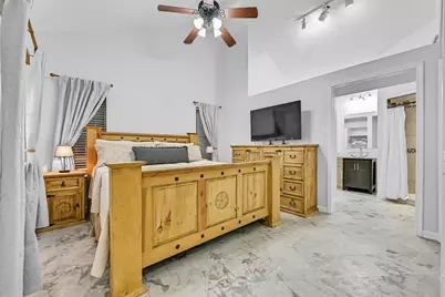 1018 Londonderry Avenue, Friendswood, TX 77546 - Photo 20
