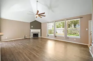 406 Stockbridge Ln, Dickinson, TX 77539 - Photo 10
