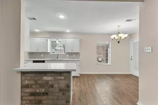 13050 Westchester Ln, Beaumont, TX 77713 - Photo 4