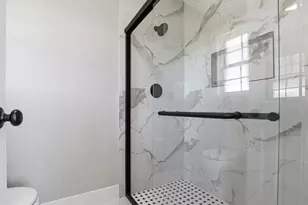 301 Brown Dr, Texas City, TX 77591 - Photo 4