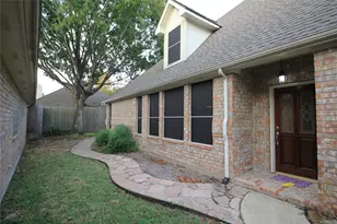 3907 Princeton Park Ct, Pasadena, TX 77058 - Photo 2