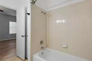17641 Red Oak Dr, Houston, TX 77090 - Photo 18