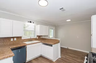 2523 S Broadway St, La Porte, TX 77571 - Photo 8