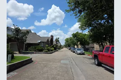 67 E Park West Drive, Houston, TX 77072 - Photo 2