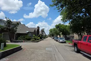 67 E Park W Dr, Houston, TX 77072 - Photo 2