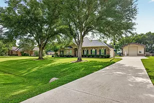 3326 River Bend Dr, Rosenberg, TX 77471 - Photo 2