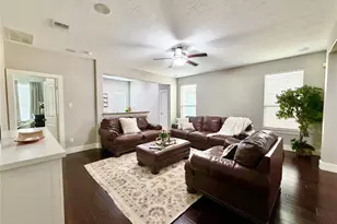 8121 E Pine Creek Bend, Cypress, TX 77433 - Photo 6