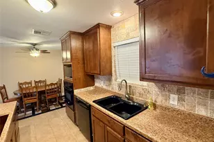 338 Calumet Dr, Palacios, TX 77465 - Photo 6