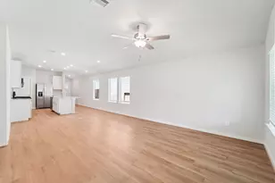 14175 Granger Pointe Ln, Conroe, TX 77302 - Photo 8