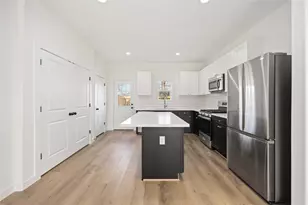 7921 Bonaire St, Houston, TX 77028 - Photo 4