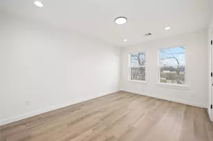7921 Bonaire St, Houston, TX 77028 - Photo 8