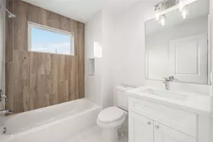 7921 Bonaire St, Houston, TX 77028 - Photo 10