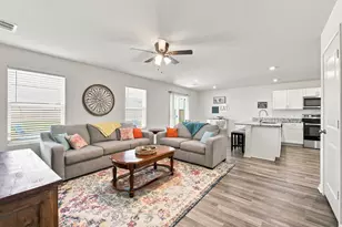 6001 Crst Brg Ct, Bryan, TX 77807 - Photo 8