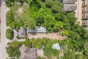 1137 W 26th St, Houston, TX 77008 - Photo 12