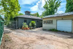 1137 W 26th St, Houston, TX 77008 - Photo 8