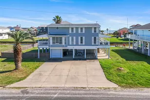 2940 Laguna Dr, Crystal Beach, TX 77650 - Photo 1