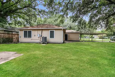 1108 W Camp Circle, La Marque, TX 77568 - Photo 18