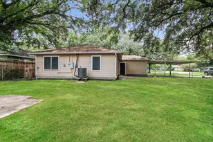 1108 W Camp Cir, La Marque, TX 77568 - Photo 18