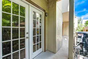 3929 Tanglewilde St, Houston, TX 77063 - Photo 6