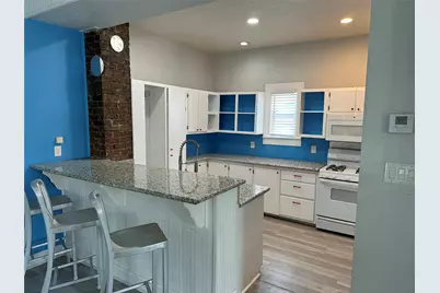 1615 16th Street, Galveston, TX 77550 - Photo 2