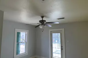 1615 16th St, Galveston, TX 77550 - Photo 14