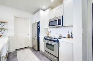 1010 Rosine St, Houston, TX 77019 - Photo 6