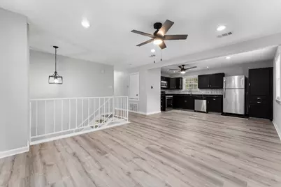 2 Ground Brier Court, The Woodlands, TX 77381 - Photo 4