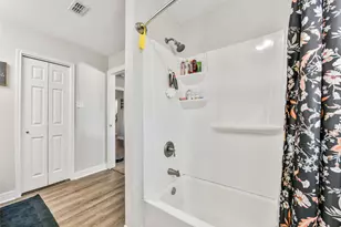 5421 Bramble Ln, Dickinson, TX 77539 - Photo 18