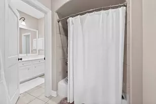 11935 Broken Bough Dr, Bunker Hill Village, TX 77024 - Photo 34