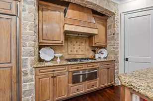 11935 Broken Bough Dr, Bunker Hill Village, TX 77024 - Photo 20