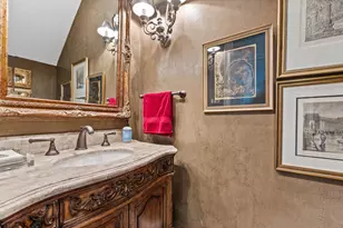 11935 Broken Bough Dr, Bunker Hill Village, TX 77024 - Photo 8