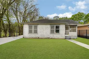 4722 Edmund St, Houston, TX 77020 - Photo 2