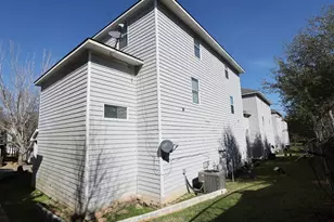 175 Binnacle Ct, Willis, TX 77318 - Photo 2