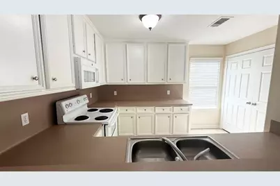 175 Binnacle Court #B, Willis, TX 77318 - Photo 12