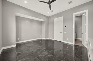 5919 E Post Oak Ln, Houston, TX 77055 - Photo 26