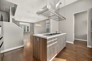 5919 E Post Oak Ln, Houston, TX 77055 - Photo 14
