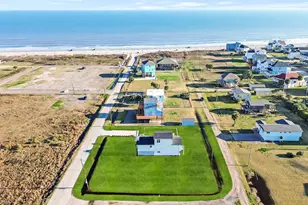 3913 11 Mile Rd, Galveston, TX 77554 - Photo 4