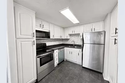 2016 Main Street #2204, Houston, TX 77002 - Photo 2