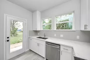 303 S Utah St, La Porte, TX 77571 - Photo 16