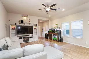 9256 Sea Gdn St, Houston, TX 77034 - Photo 4