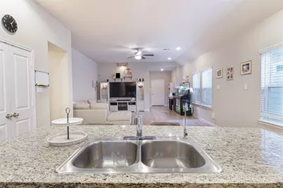 9256 Sea Garden Street, Houston, TX 77034 - Photo 14